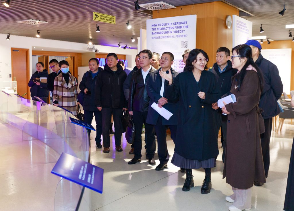 芜湖市副市长朱的娥一行考察永利中外合作办学经验