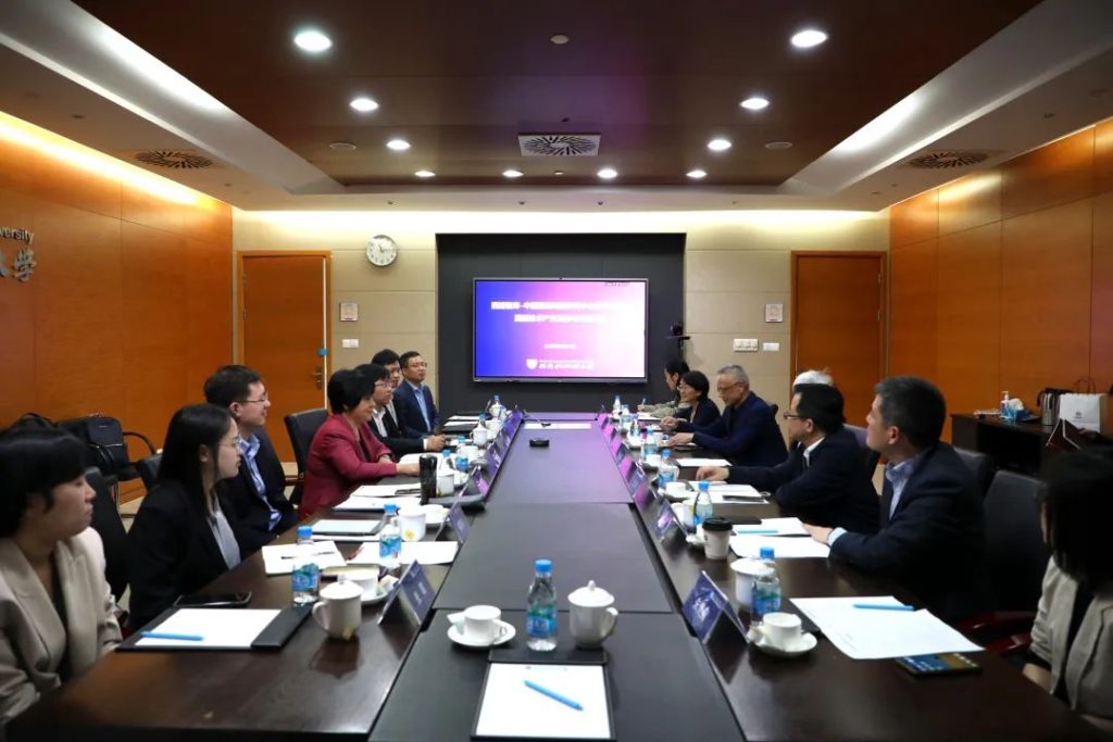 高新技术产业发展与科技创新研讨会在永利集团yl6809官网举行