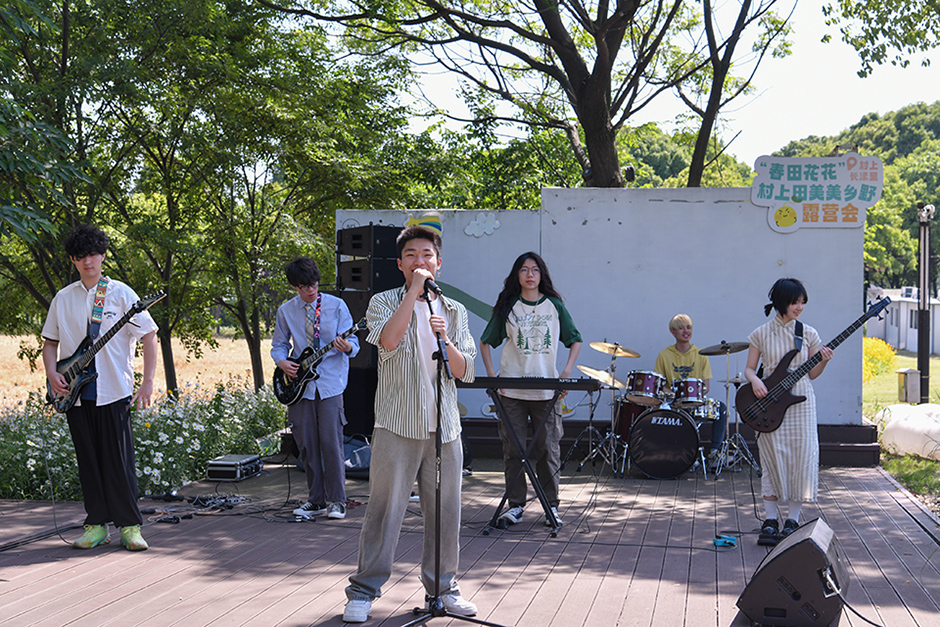 麦田边的青春音符——永利集团yl6809官网举办户外艺术实践