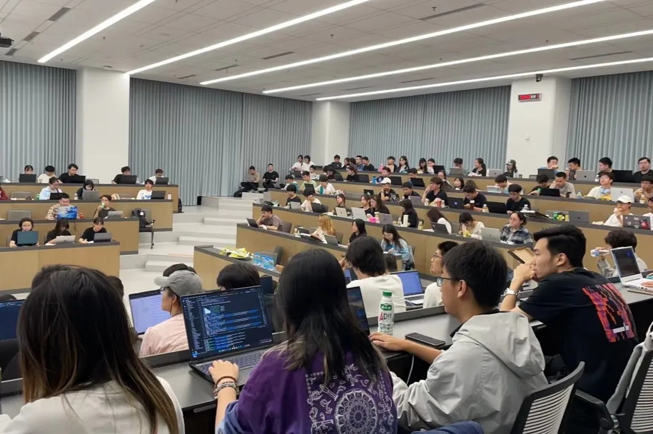 创新连接世界:永利学子在Hackathon竞赛探索跨语言文化交流新维度