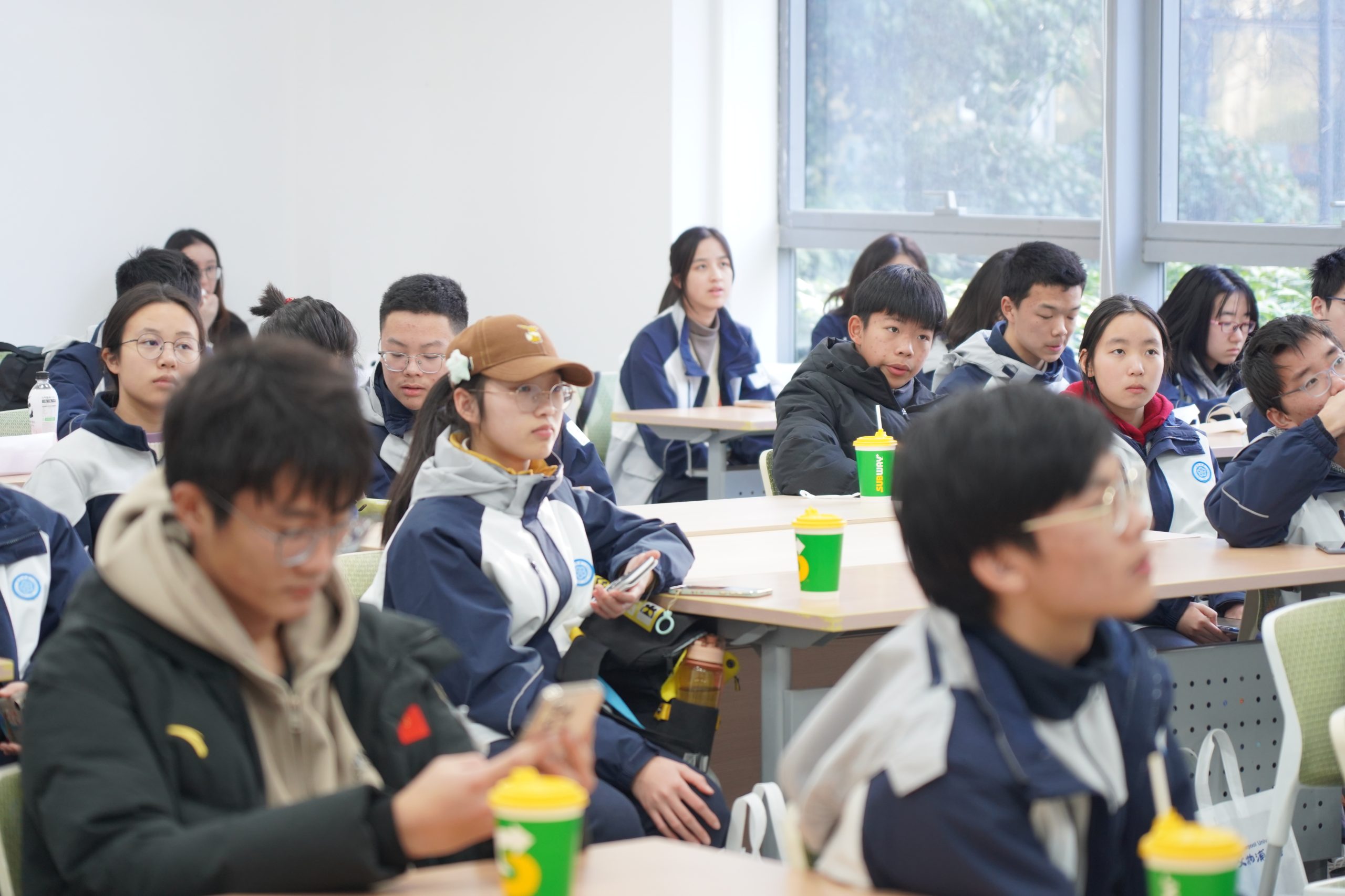 上海建平中学学生走进永利数学物理学院 感受数学魅力
