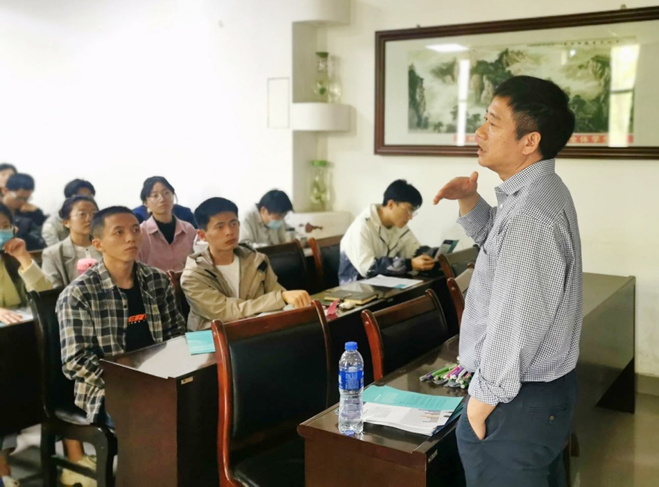 永利慧湖药学院硕士招生首场宣讲在郑州大学举行
