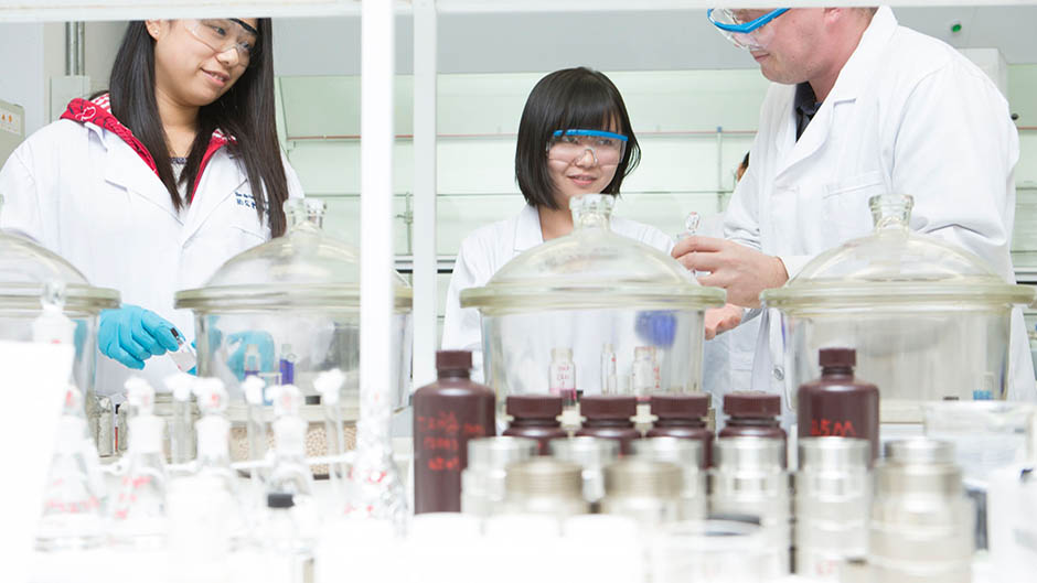 永利成为国内首个获得英国皇家化学学会认证的中外合作大学