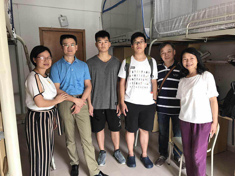 开学偶遇九年前旅友 如今竟是同寝同专业