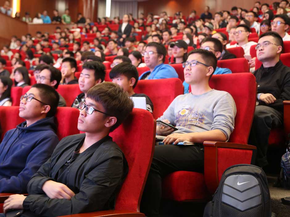 帝国理工学院代表与永利学生面对面交流
