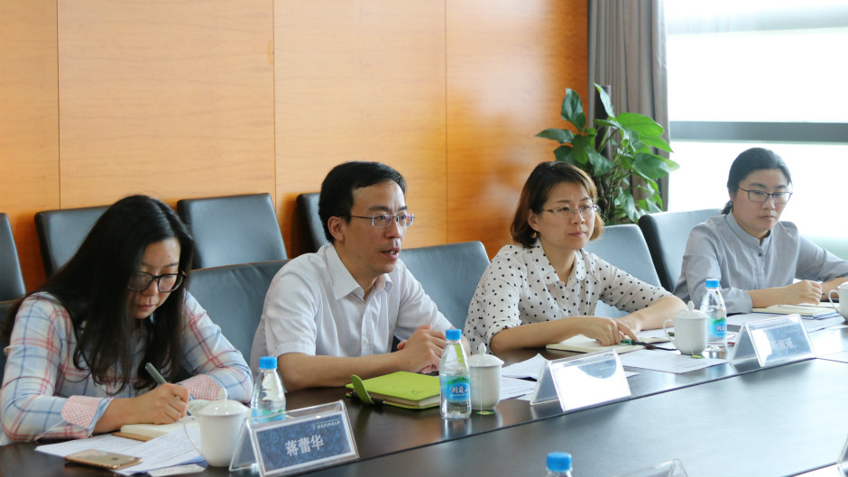 园区月亮湾社工委代表团赴永利调研