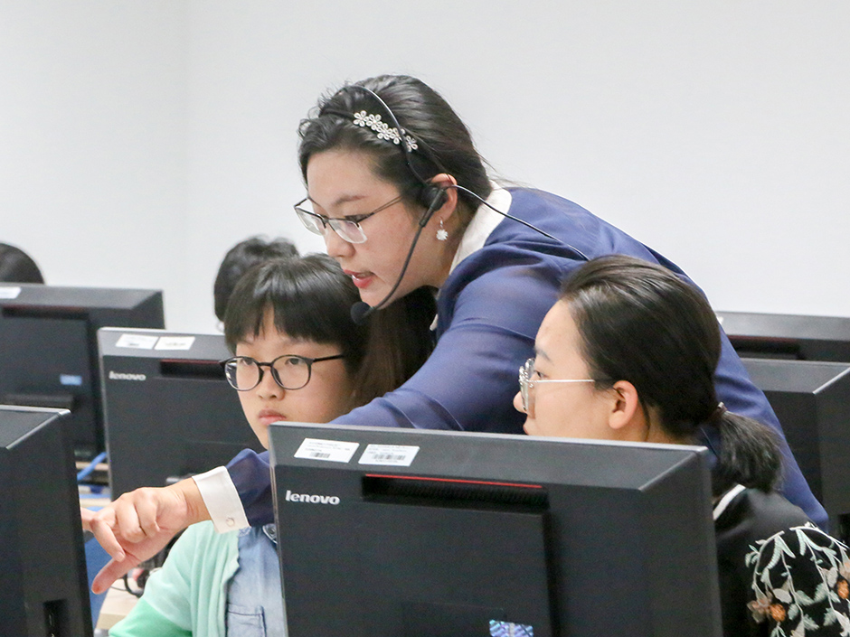 活用电子资源 永利图书馆帮助学生学会学习