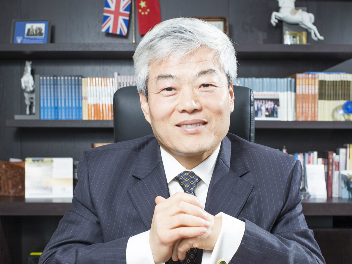 用极限挑战点亮创新灯火——执行校长圣诞、新年、春节贺辞