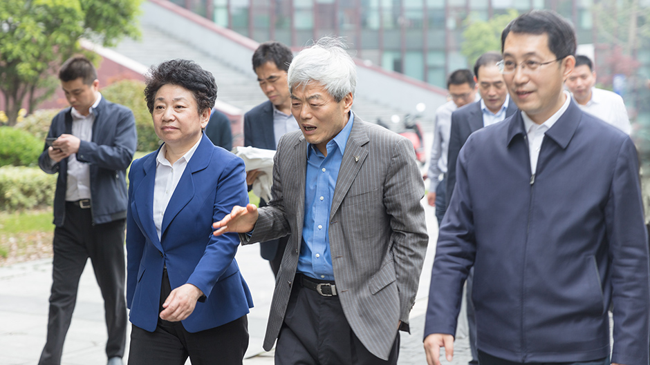 ​江苏省政协委员会代表团来访永利