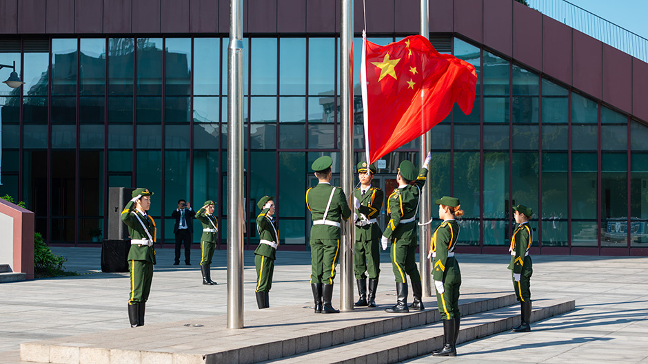喜迎新中国七十华诞 永利举行升国旗仪式