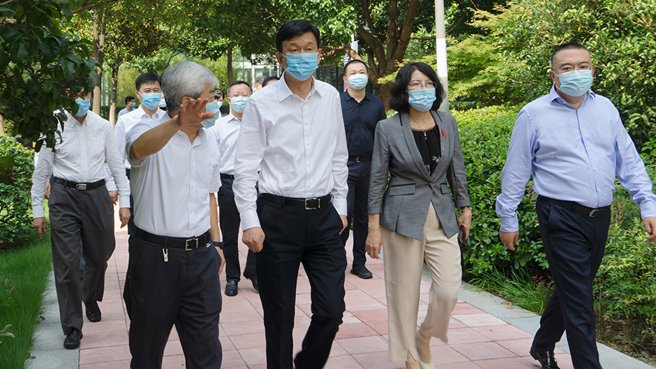 园区党工委书记走访永利：老师不老，永远年轻！