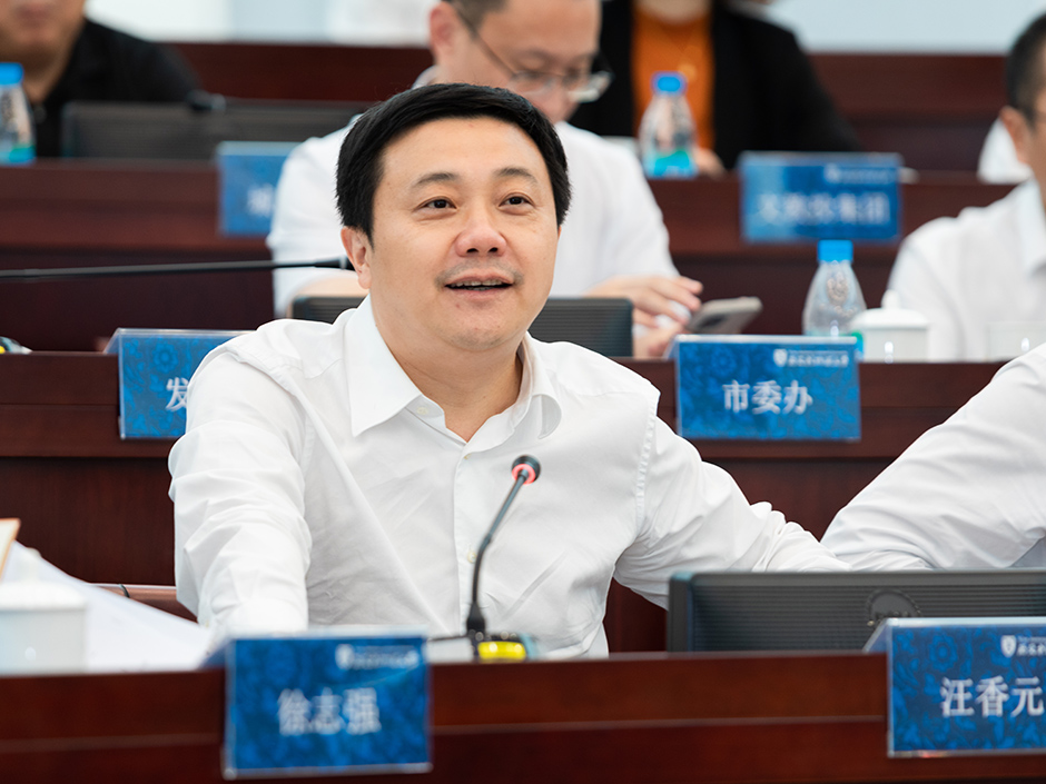 太仓市委书记汪香元带队来永利调研